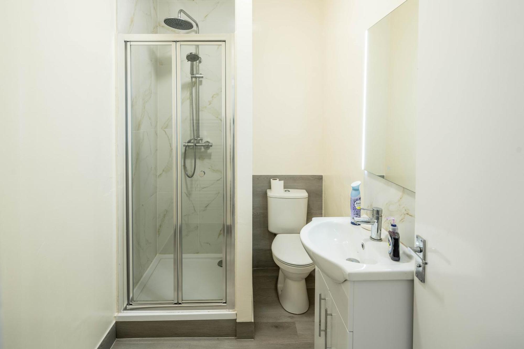 Free Parking, 2 Beds,Close To Train Station Μπέντφορντ Εξωτερικό φωτογραφία